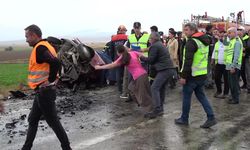 Amasya-Çorum yolunda can pazarı! İki otomobil kafa kafaya çarpıştı: 2 kardeş hayatını kaybetti