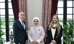 Emine Erdoğan, CMI Martti Ahtisaari Barış Vakfı temsilcilerini kabul etti