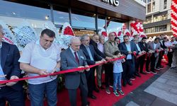 Filistin kan ağlarken AKP'liler güle oynaya Burger King açtı