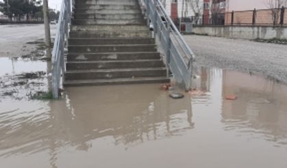 Osmancık'taki üst geçit yağış başlayınca devre dışı kalıyor