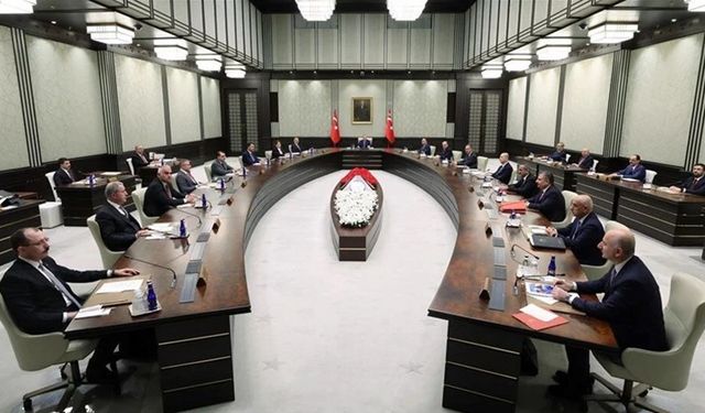 Beştepe'de kritik Kabine Toplantısı: Ekonomi ve öğretmen atamaları masada