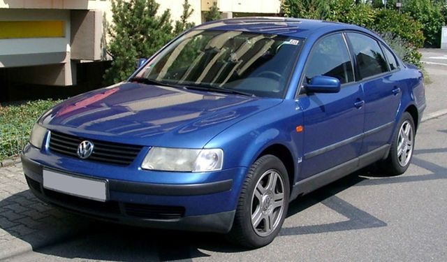 İcradan satılık 2000 model Volkswagen Passat