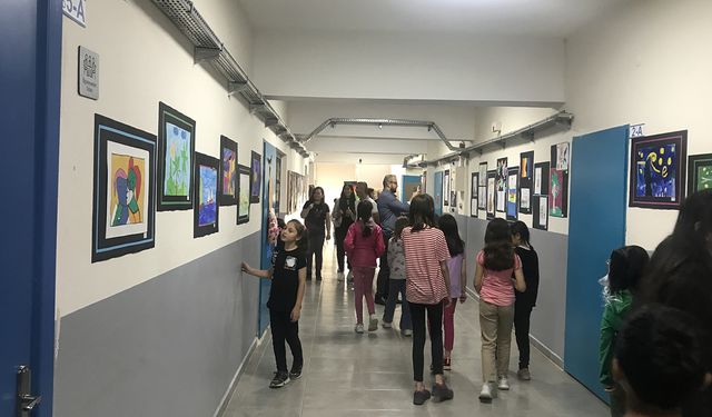 Laçin Atatürk Ortaokulu öğrencilerinin yıl sonu resim sergisi açıldı