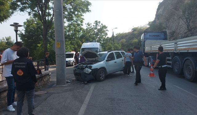 Karabük'te beton direğe çarpan cipin sürücüsü yaralandı