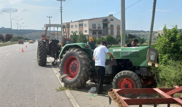 Samsun’da otomobille traktör çarpıştı 2 kişi yaralandı