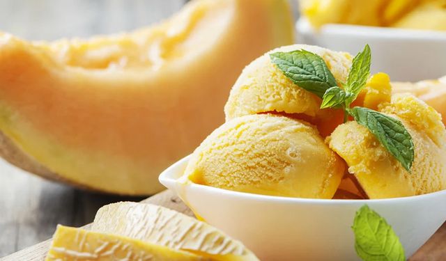 Bu tatlılarla yaz sıcağını unutacaksınız: Şeftalili tart, Karışık meyveli parfe, Kavunlu dondurma