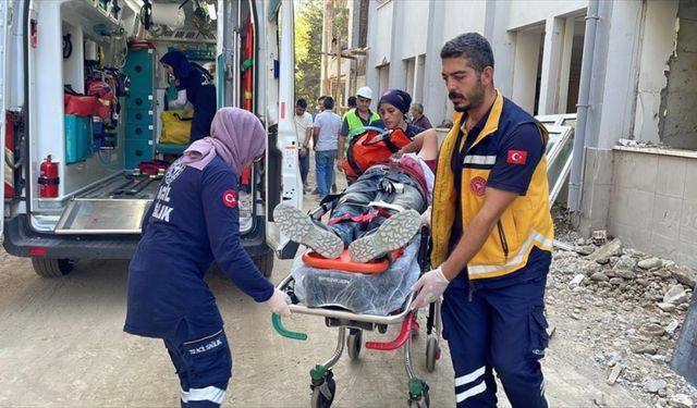 Düzce'de inşaatın ikinci katından düşen işçi yaralandı