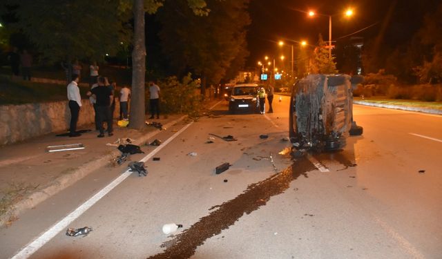 Sinop'ta devrilen otomobilin sürücüsü aracını bırakıp kaçtı