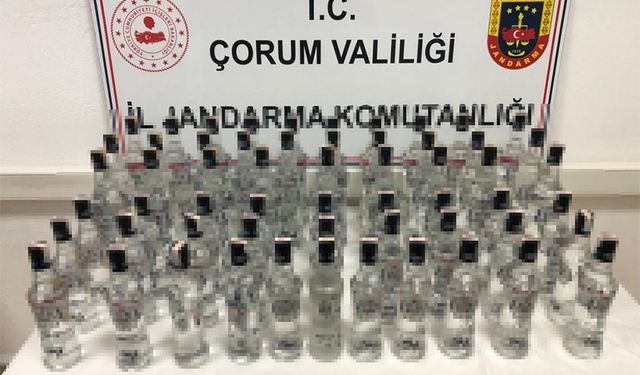 Çorum polisinden sahte içki baskını: 58 şişe alkol ele geçirildi