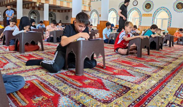 Oğuzlar'da Kur'an kursu öğrencilerine ödüllü bilgi yarışması