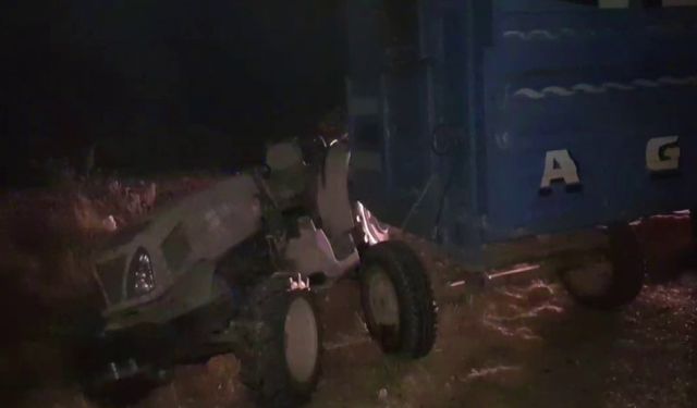 Çorum Alaca karayolunda korkutan kaza! Otomobil saman yüklü traktöre çarptı: 5 yaralı