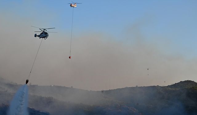 İZMİR - Orman yangınına müdahale eden helikopter baraja düştü(3)