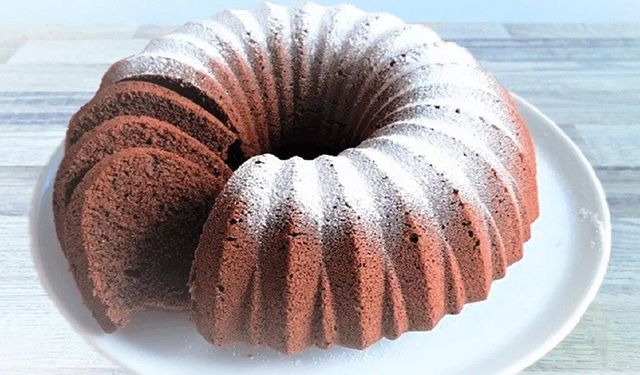 Fırından çıkan mutluluk: Misafirlerinizi büyüleyecek enfes Kakaolu Kek tarifi
