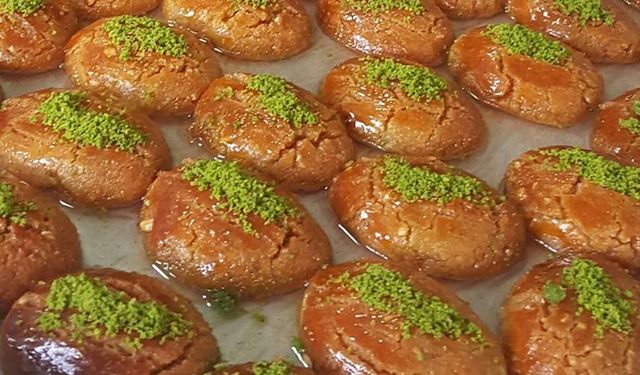 Osmanlı saray mutfağından sofralarınıza: Herkesin yapabileceği nefis Şekerpare tarifi
