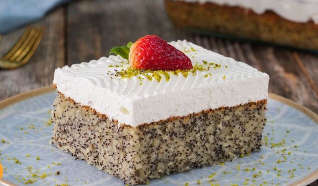 Bu tarif herkesi mutfakta şef yapacak: Haşhaşlı Şerbetli Kek nasıl yapılır?