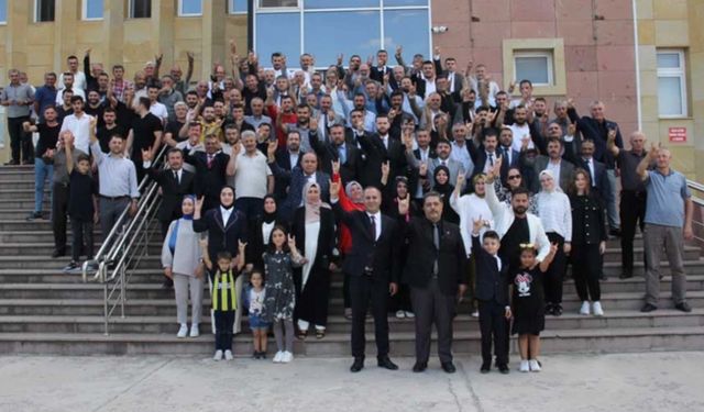 MHP Merkez İlçe Başkanı Ahmet Kurtbaş mazbata aldı