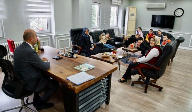Anaokulu öğrencilerinden Belediye Başkanı Kılıç'a ziyaret