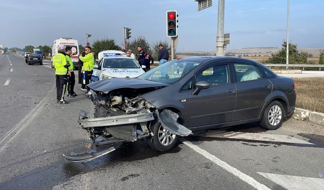 Bolu'da iki otomobilin çarpıştığı kazada 4 kişi yaralandı