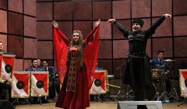 Kastamonu'da Polis Akademisi Bandosu'ndan Cumhuriyet'in 100. yılına özel konser