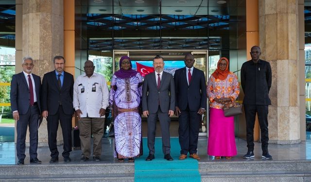 Senegal heyetinden KBÜ'ye ziyaret