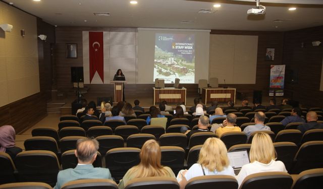 TOGÜ'de "3. Uluslararası Erasmus Personel Haftası" etkinliği düzenlendi