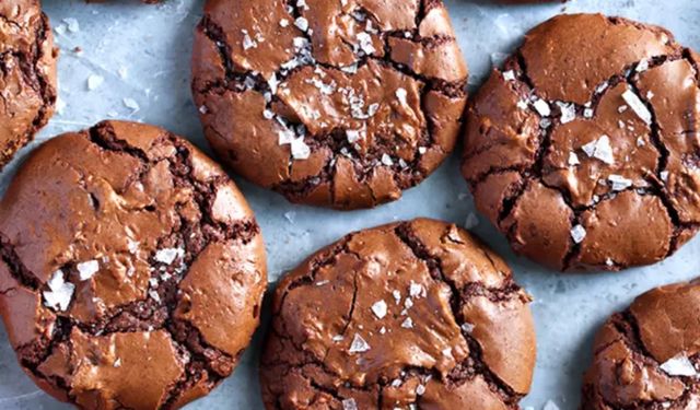 Çikolata tutkunlarını mest edecek: Efsane Brownie Kurabiye tarifi