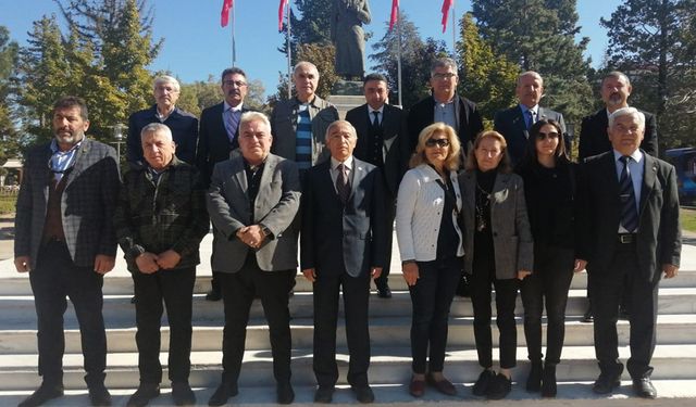 TEMAD kuruluş yıldönümünde Atatürk Anıtı ve şehitliği ziyaret etti