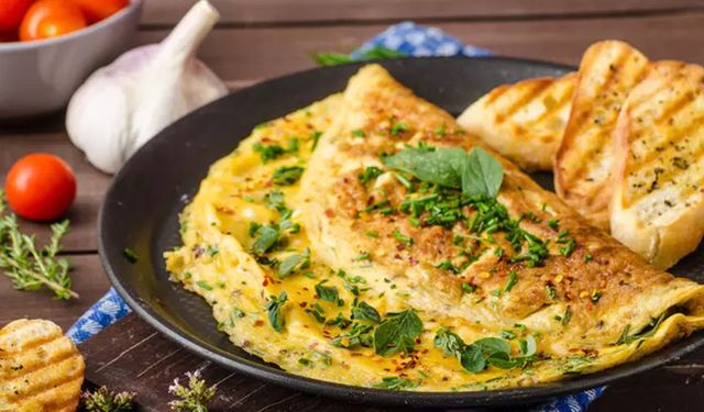 5 dakikada muhteşem kahvaltı: Airfryer Sebzeli Omlet tarifi