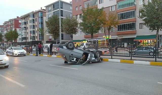 Fevzi Çakmak Caddesi'nde korkutan kaza anı! Kontrolden çıkan otomobil takla attı