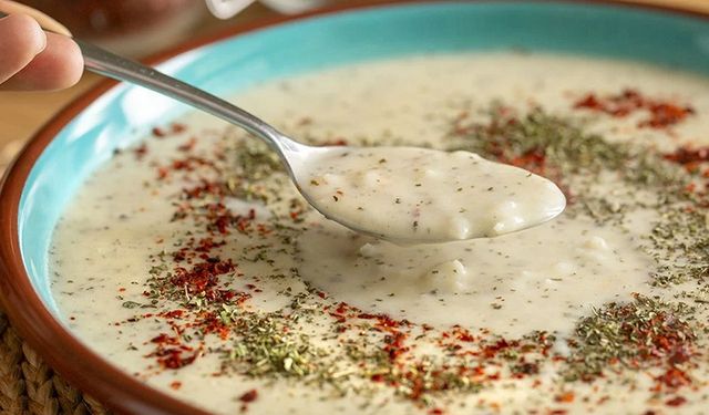Her kaşıkta Anadolu esintisi: Sofranızı ısıtacak Yoğurt Çorbası tarifi