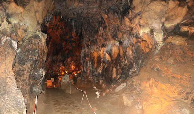 DOSYA HABER/TÜRKİYE'NİN MAĞARALARI - Düzce ve Karabük'teki mağaralar, akarsuları, şelaleleri ve göletleriyle doğa tutkunlarının rotasını çiziyor