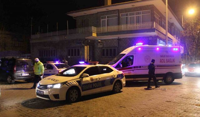 Uygulama yapan polise çarpıp kaçtı