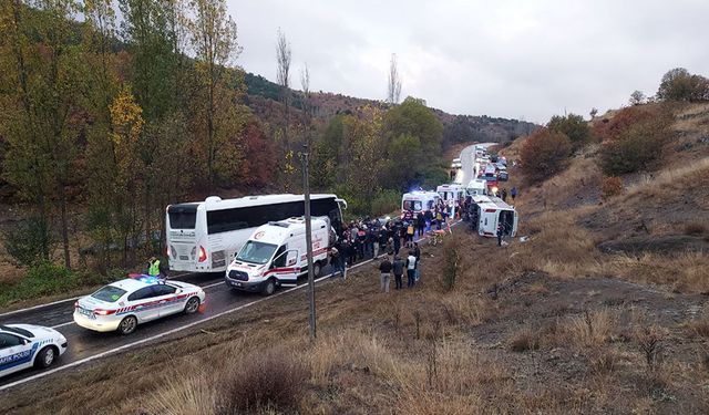 Amasya'da feci kaza: Yolcu otobüsü devrildi, çok sayıda yaralı var!