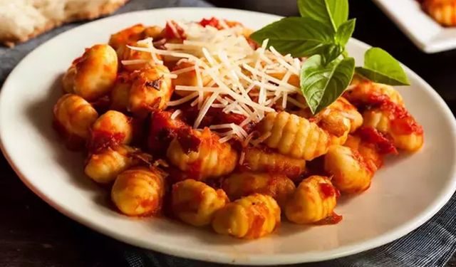 Patatesle mucizeler yaratın! İtalyan mutfağının yıldızı: Tarif sordurtan Gnocchi nasıl yapılır?