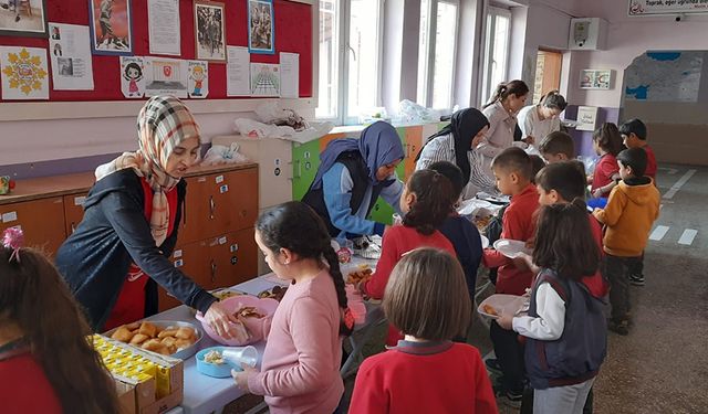 Küçük eller, büyük kalpler: Sunguroğlu İlkokulu'ndan Filistin'e yardım kermesi