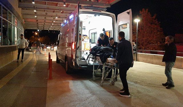 Çorum-Osmancık yolunda minibüs devrildi: 3 yaralı!