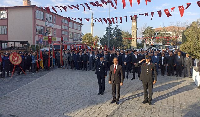 10 Kasım Atatürk'ü Anma törenleri: Sungurlu'da saygı duruşu