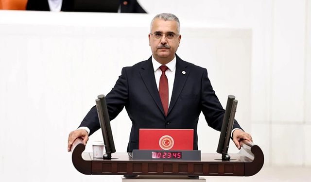Milletvekili Ahlatcı'dan Öğretmenler Gününde anlamlı mesaj: 'İyi ki varsınız!'