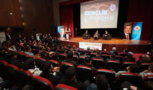 Adalet Bakanı Yılmaz Tunç, Trabzon'da "Gençlik Buluşması"nda konuştu: