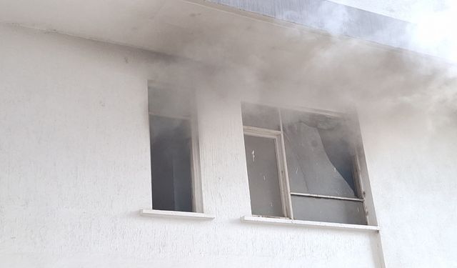 Bafra'da spor merkezinde çıkan yangın söndürüldü
