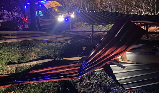 Samsun'da fırtınada çatının uçması nedeniyle bir kişi yaralandı