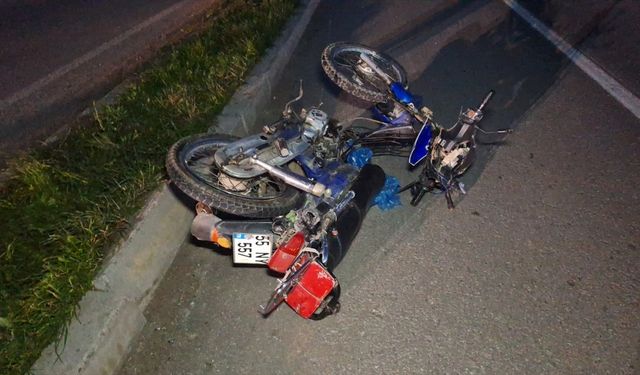 Samsun'da hafif ticari araçla motosiklet çarpıştı, 1 kişi öldü, 2 kişi yaralandı