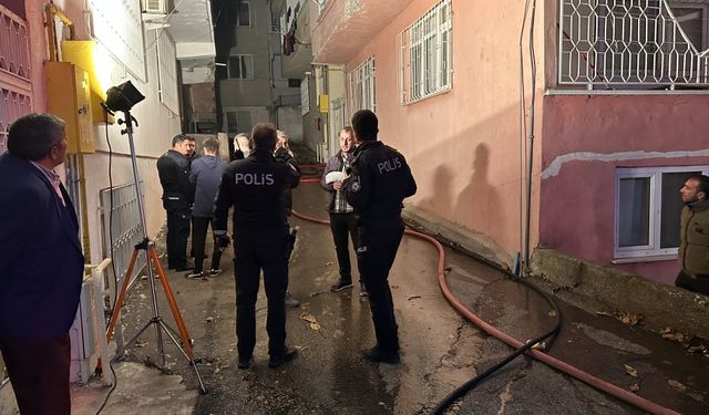 Samsun'da kundaklama iddiasıyla çıkan yangında iki daire kullanılamaz hale geldi