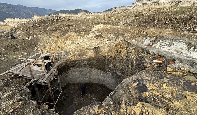 Çorum'da tarihi keşif: 2 bin yıllık sarnıç ve dehliz bulundu