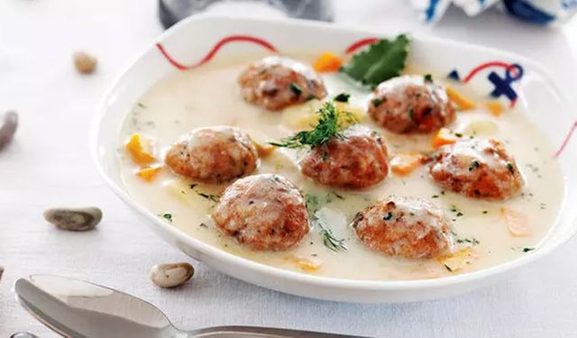 Bu çorbayı denemeden geçmeyin: Lezzetine doyum olmayan Köfteli Çorba tarifi