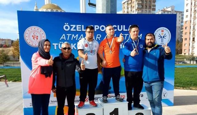 Çorum'un özel sporcuları Ankara'dan altın ve gümüş madalyalarla döndü