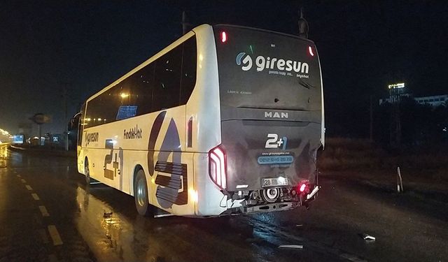 Çorum'da feci kaza: Yolcu otobüsü ve ticari araç çarpıştı!