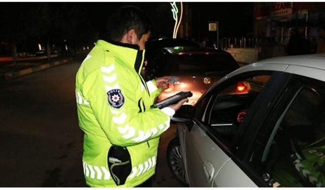 Samsun'da trafik denetimlerinde 22 sürücüye para cezası uygulandı