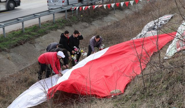 Samsunspor kafilesinin 35 yıl önce geçirdiği trafik kazasında ölenler, kaza yerinde anıldı