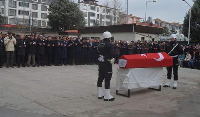 Şehit polis memuru Cengiz Parlak, Amasya'da son yolculuğuna uğurlandı